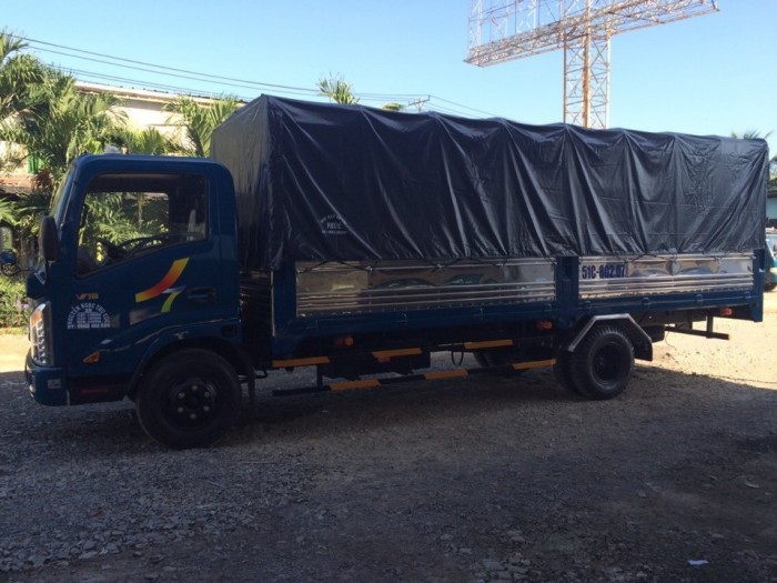 Bán xe tải Hyundai 2 tấn mới 100%, thùng dài 6.1 mét, tổng tải trọng dưới 5 tấn, luu thông đường Sài Gòn