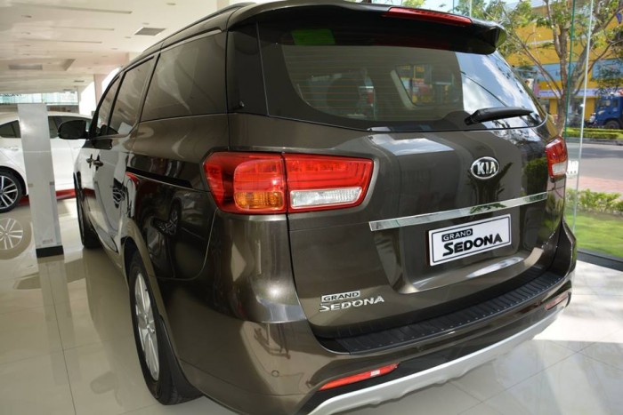 Bán xe kia sedona 2016, nhiều màu chọn đồng giá, giao xe tận nhà