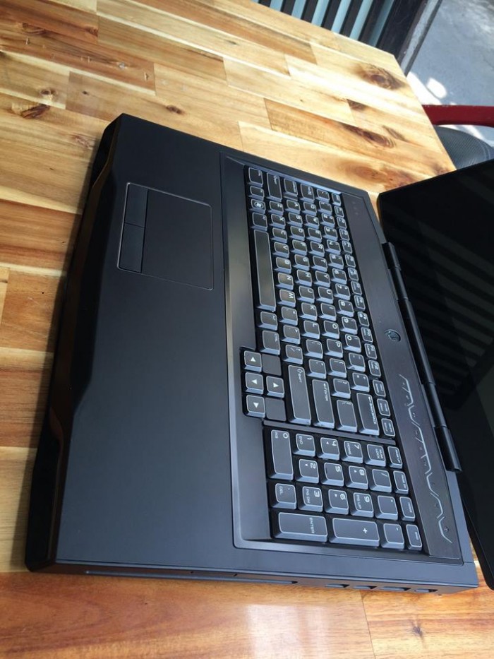 Laptop Dell Alienware M17XR3, i7, 8G, ssd128G, GTX460, giá rẻ