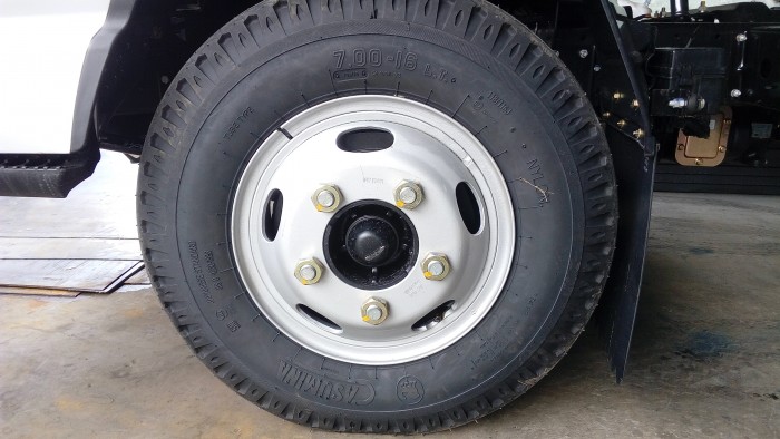 Xe tải 2,4 tấn