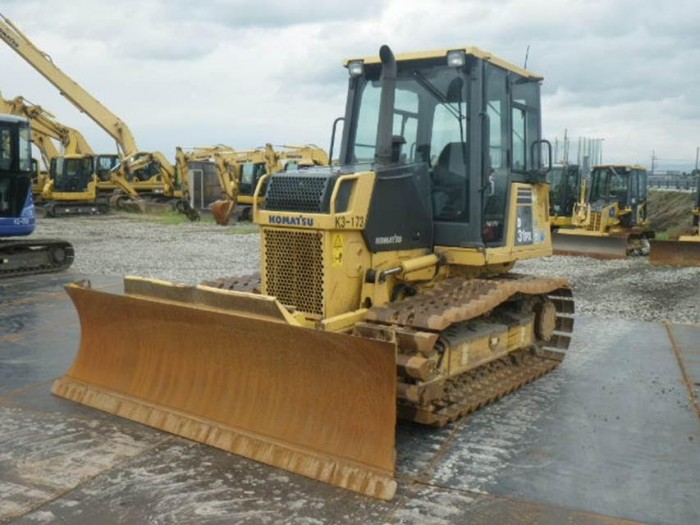 Bán máy ủi KOMATSU D31PX-21