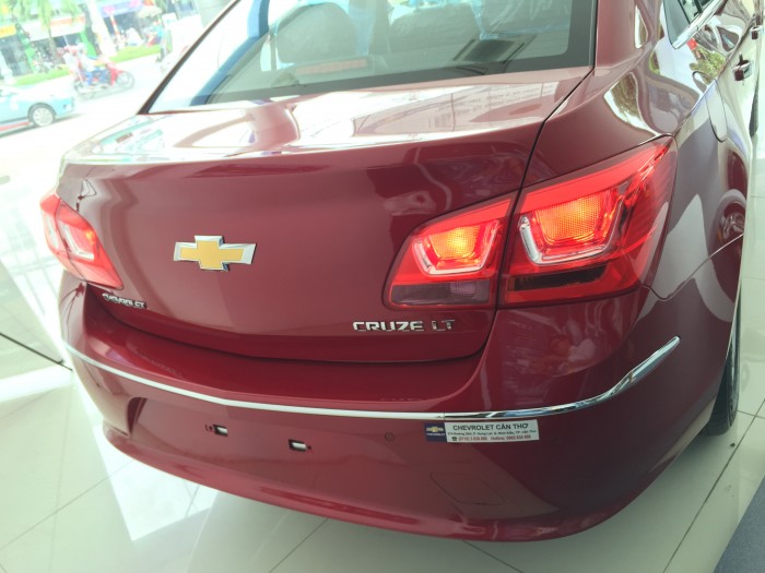 Chevrolet Cruze LT, giá cạnh tranh, liên hệ Ms.Uyên để được hỗ trợ và nhận giá ưu đãi