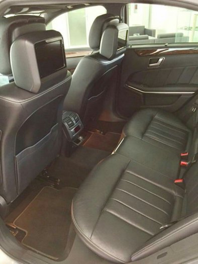 Mercedes E400 2013 màu bạc giao ngay