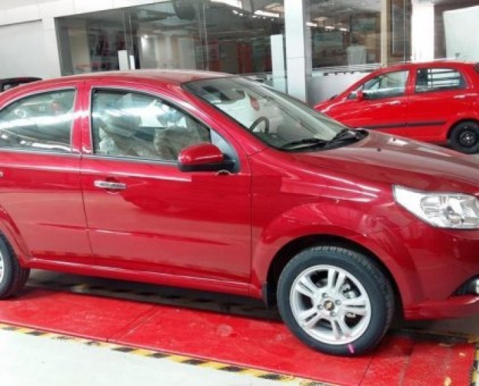 Lái thử xe Chevrolet Aveo 2016 ngay và có giá xe mềm nhất