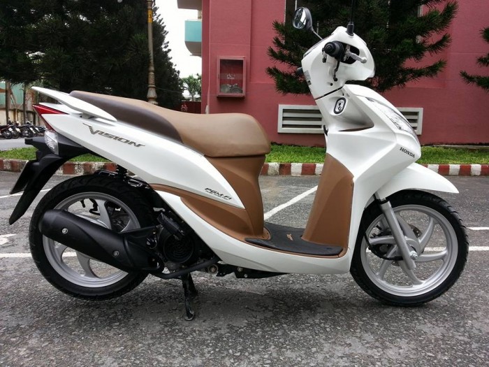 Honda Vision 110Fi Trắng 2014 Xe Trùm Mền Mới Lăn Bánh 2000Km - 1 Đời Chủ