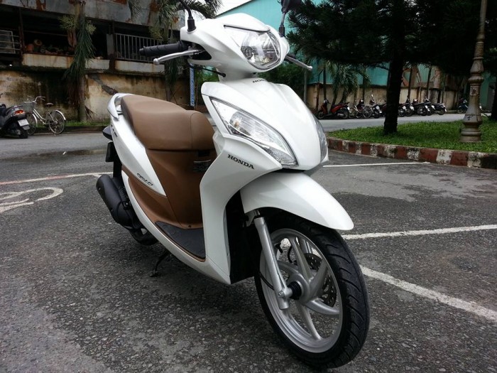 Honda Vision 110Fi Trắng 2014 Xe Trùm Mền Mới Lăn Bánh 2000Km - 1 Đời Chủ