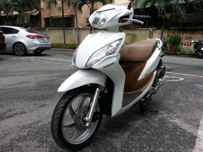 Honda Vision 110Fi Trắng 2014 Xe Trùm Mền Mới Lăn Bánh 2000Km - 1 Đời Chủ