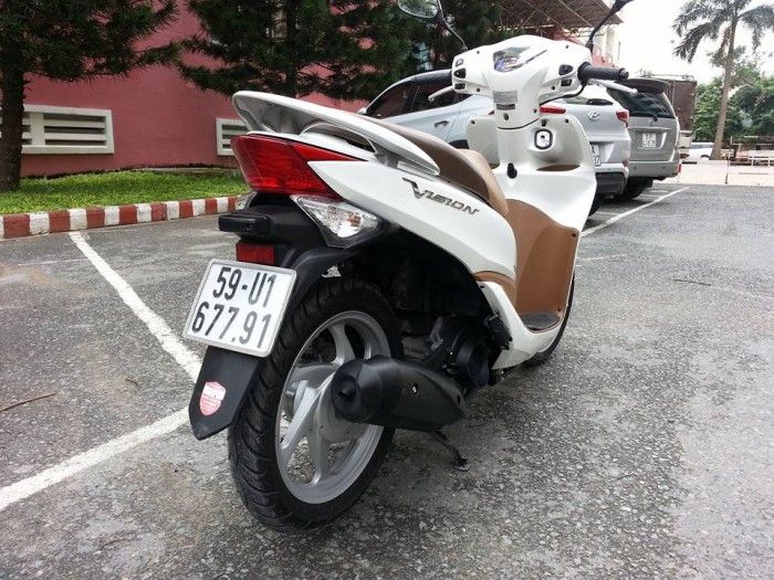 Honda Vision 110Fi Trắng 2014 Xe Trùm Mền Mới Lăn Bánh 2000Km - 1 Đời Chủ