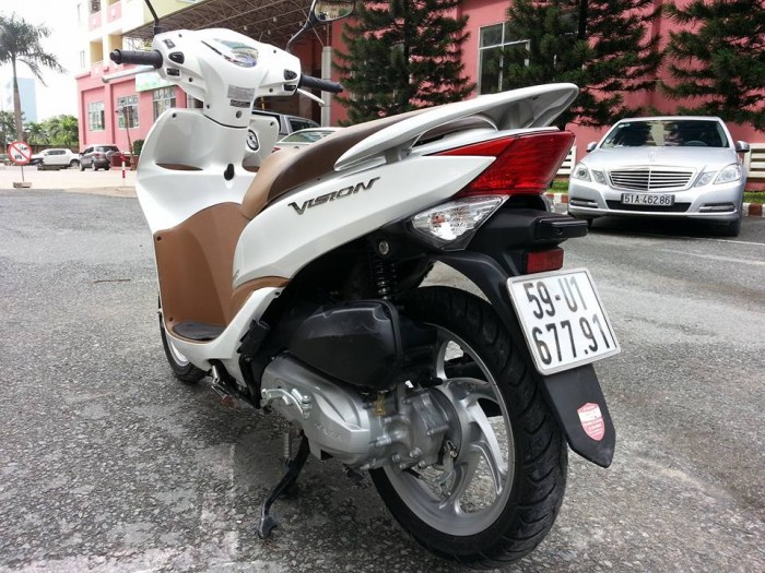 Honda Vision 110Fi Trắng 2014 Xe Trùm Mền Mới Lăn Bánh 2000Km - 1 Đời Chủ