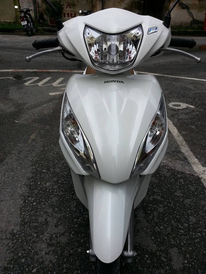 Honda Vision 110Fi Trắng 2014 Xe Trùm Mền Mới Lăn Bánh 2000Km - 1 Đời Chủ