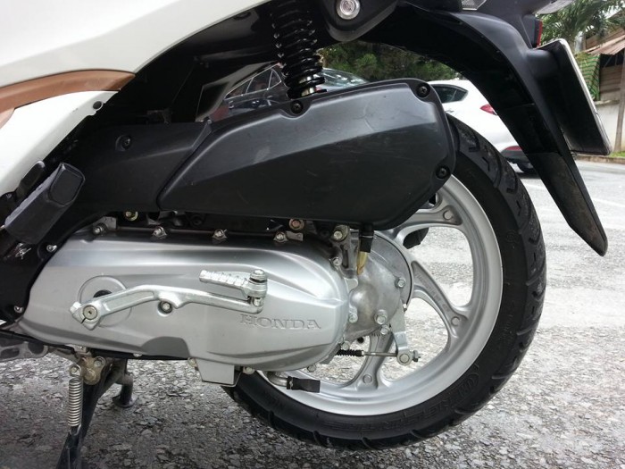 Honda Vision 110Fi Trắng 2014 Xe Trùm Mền Mới Lăn Bánh 2000Km - 1 Đời Chủ