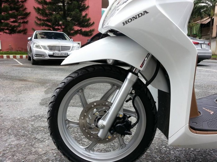 Honda Vision 110Fi Trắng 2014 Xe Trùm Mền Mới Lăn Bánh 2000Km - 1 Đời Chủ