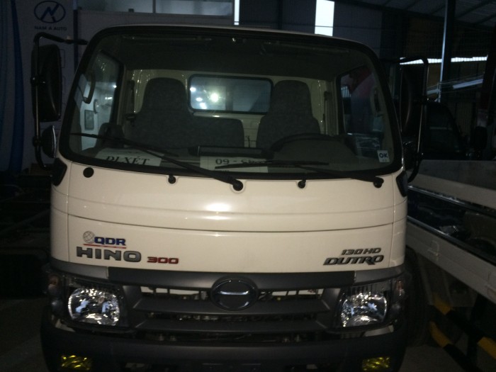 Bán xe tải Hino Dutro 5 tấn, trả trước 30% nhận xe ngay