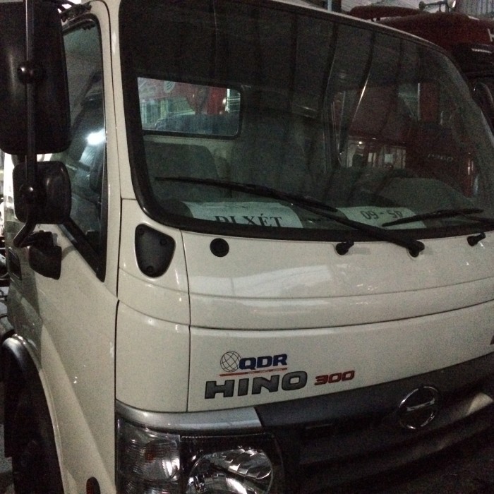 Bán xe tải Hino Dutro 5 tấn, trả trước 30% nhận xe ngay