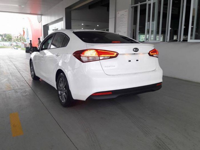 Kia Cerato 2.0 giá rẻ nhất