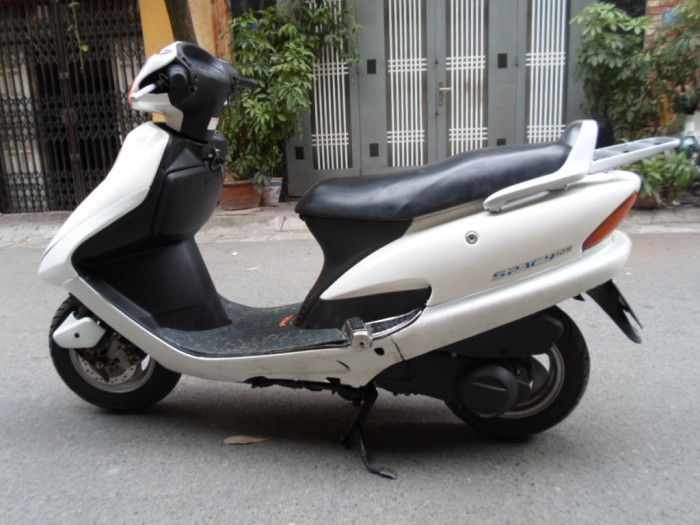 HONDA SPACY màu trắng biển HN giá 6,8 triệu