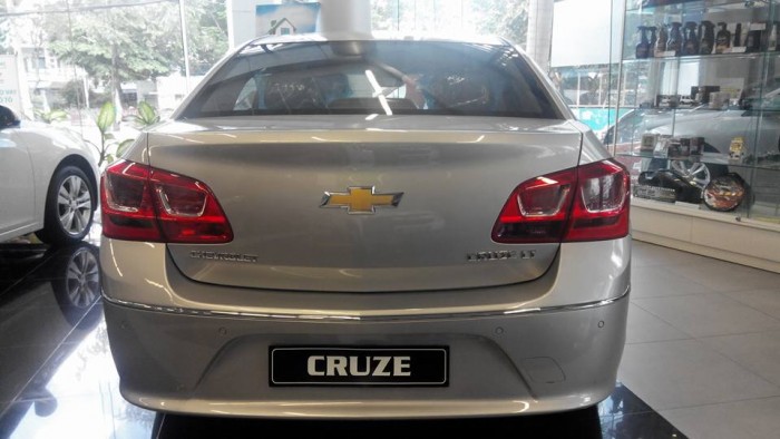 Xe 5 chỗ Chevrolet Cruze 1.6LT sx 2016 khuyến mãi Hot gọi ngay