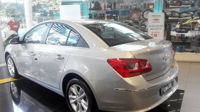 Xe 5 chỗ Chevrolet Cruze 1.6LT sx 2016 khuyến mãi Hot gọi ngay