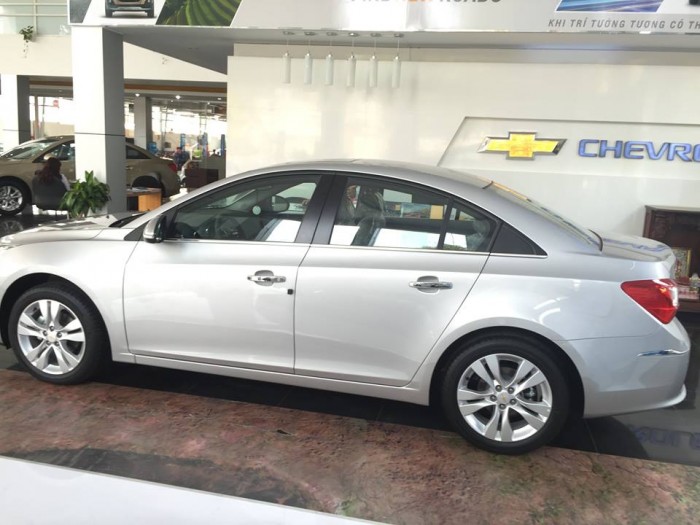 Xe 5 chỗ Chevrolet Cruze 1.6LT sx 2016 khuyến mãi Hot gọi ngay