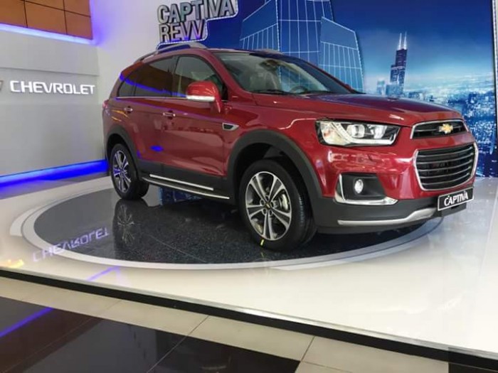 Xe 7 chỗ Chevrolet Captiva Revv mới sx 2016 sang trọng khuyến mai HOT