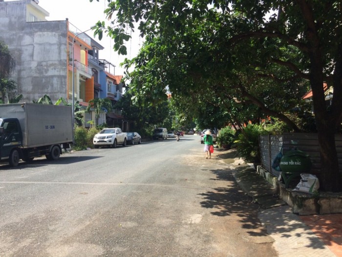 Bán đất mặt tiền thổ cư cao cấp đường 27 - Hiệp Bình Chánh, cách Phạm Văn Đồng 200m.