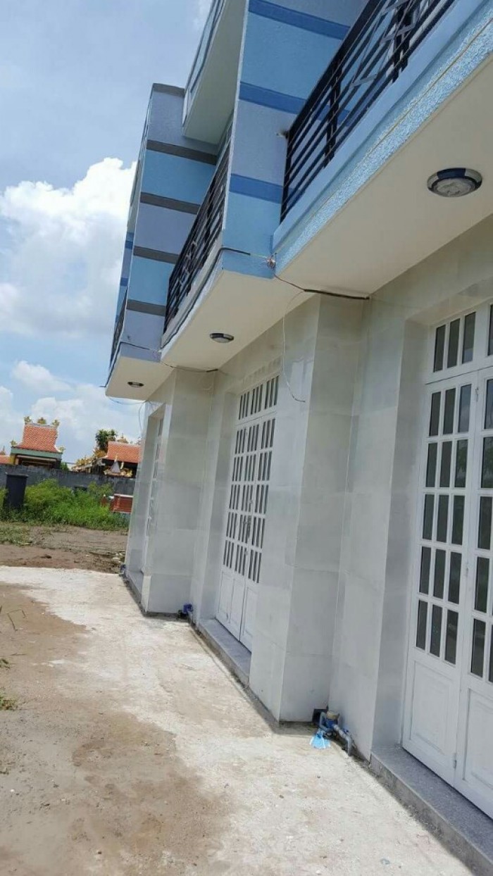 Nhà mới xây chính chủ sổ hồng riêng DT: 4 x 18m