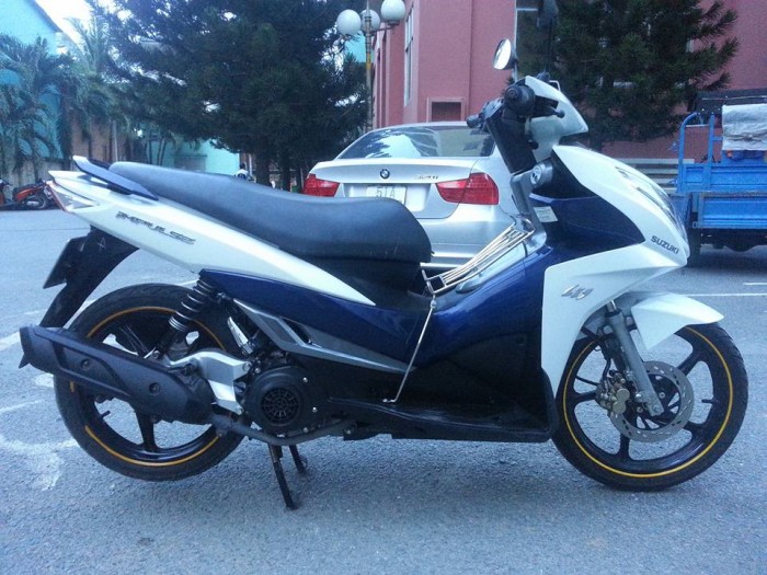 Suzuki Impulse 125Fi Trắng Xanh Phiên Bản Đặc Biệt Odo 5000Km Tuyệt Đẹp