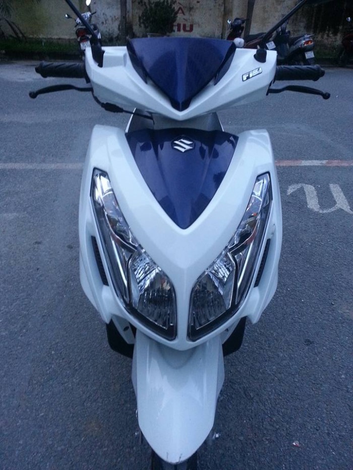 Suzuki Impulse 125Fi Trắng Xanh Phiên Bản Đặc Biệt Odo 5000Km Tuyệt Đẹp