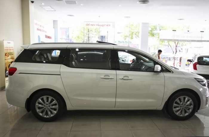 Kia sedona máy dầu cao cấp giá rẻ