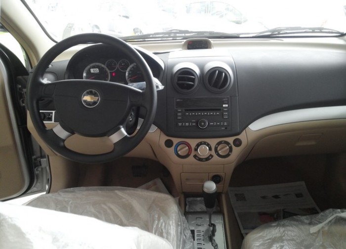 Chevrolet aveo nội thất rộng rãi, giá đặc biệt, cạnh tranh cao.