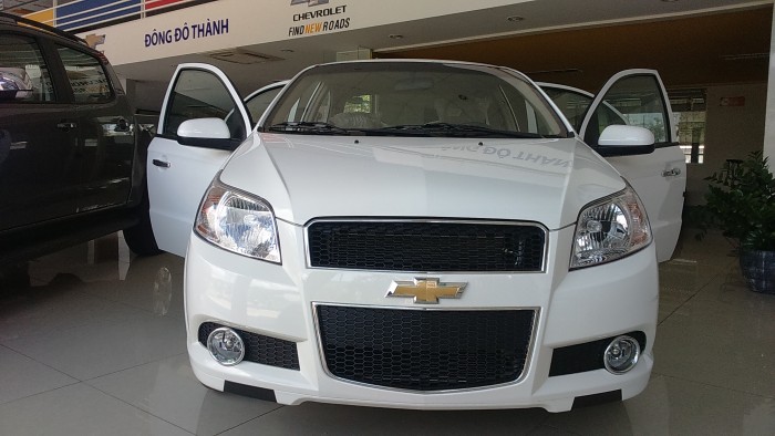 Chevrolet aveo nội thất rộng rãi, giá đặc biệt, cạnh tranh cao.