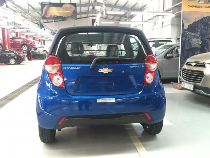 Chevrolet Spark Duo giá rẻ cho người mới biết lái xe