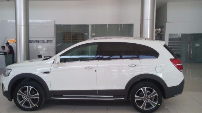 Xe SUV gầm cao Chevrolet Captiva revv sx 2016 khuyến mãi