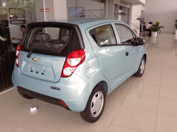 Mua xe chay Uber Chevrolet Spark LS giá chỉ 339tr