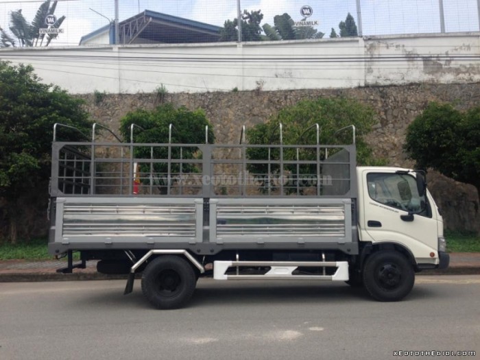 Đại lý Hino miền Nam phân phối xe tải Hino mui bạt WU342L 5 tấn, mẫu mới 2016
