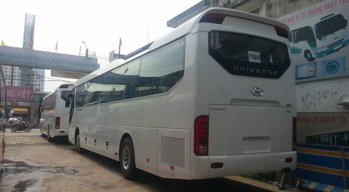 Bán xe 47 chỗ bầu hơi huế.