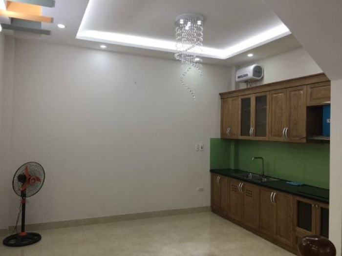 Bán nhà mặt phố Trường Chinh, DT 142/160M2, mặt tiền 7.5m, giá 38 tỷ, có thương lượng.