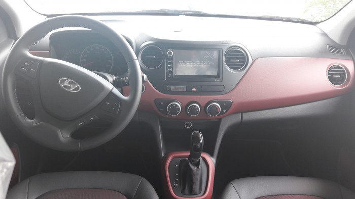 Hàng mới về cập cảng Hyundai Grand i10 1.2AT đỏ, giá tốt bất ngờ