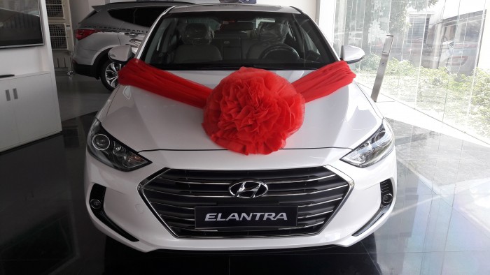 Hyundai Elantra 2016 1.6MT có AVN về đủ màu lựa chọn, giá tốt bất ngờ