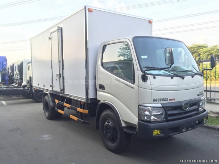 Bán xe tải Hino WU342L-NKMRHD3  4 tấn, đóng thùng theo yêu cầu, khuyến mãi hấp dẫn