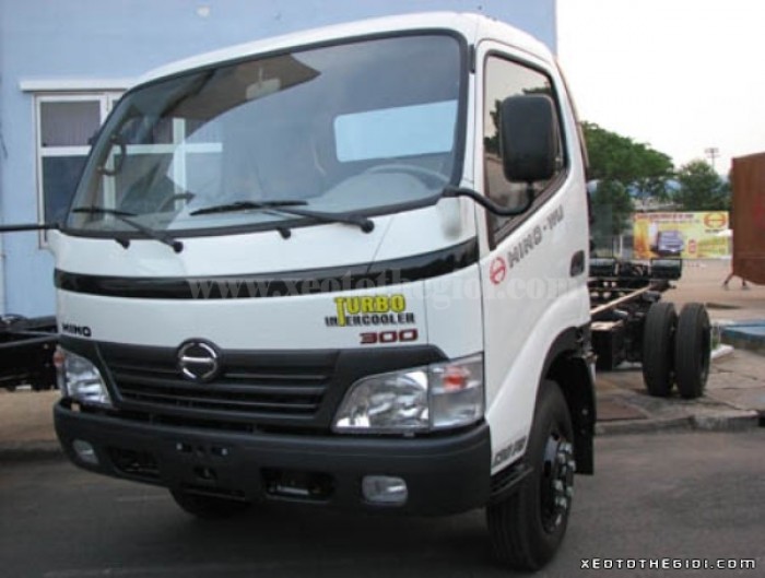 Bán xe tải Hino WU342L-NKMRHD3  4 tấn, đóng thùng theo yêu cầu, khuyến mãi hấp dẫn
