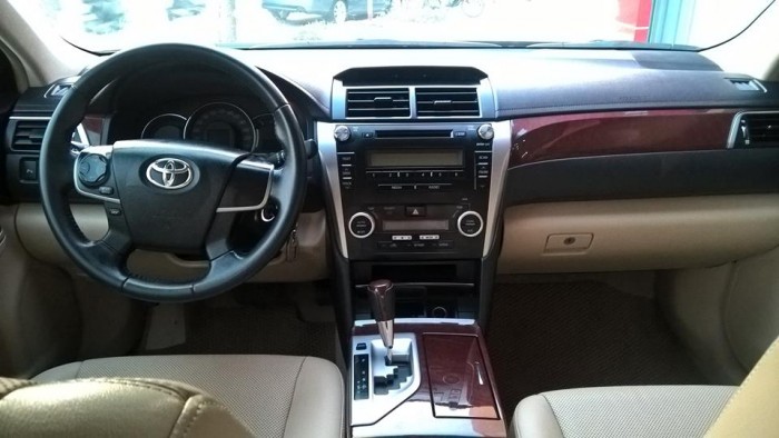 TOYOTA CAMRY 2.0E MÀU ĐEN Model 2014, 15,16