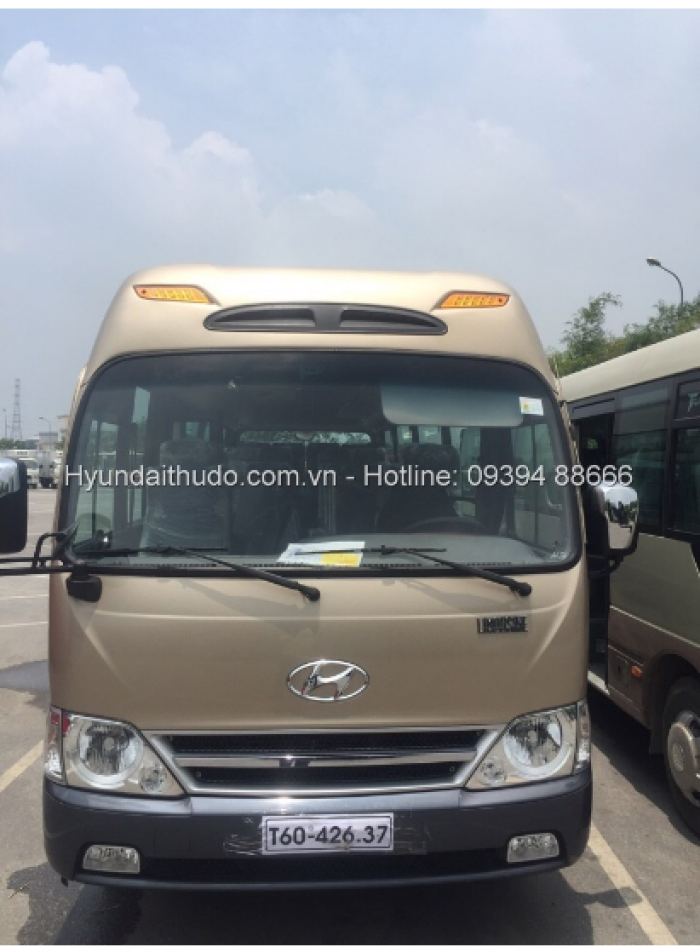 Xe khách Hyundai Limousin 29 chỗ ghế 2-2 new