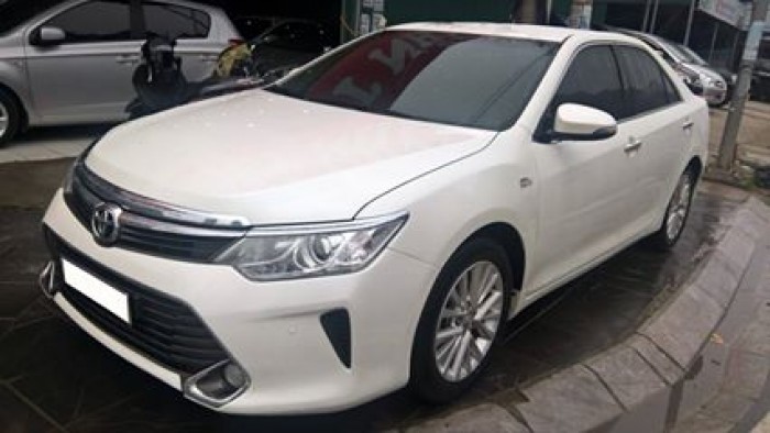 Bán xe camry 2.5G mầu trắng 2015 cũ giá tốt