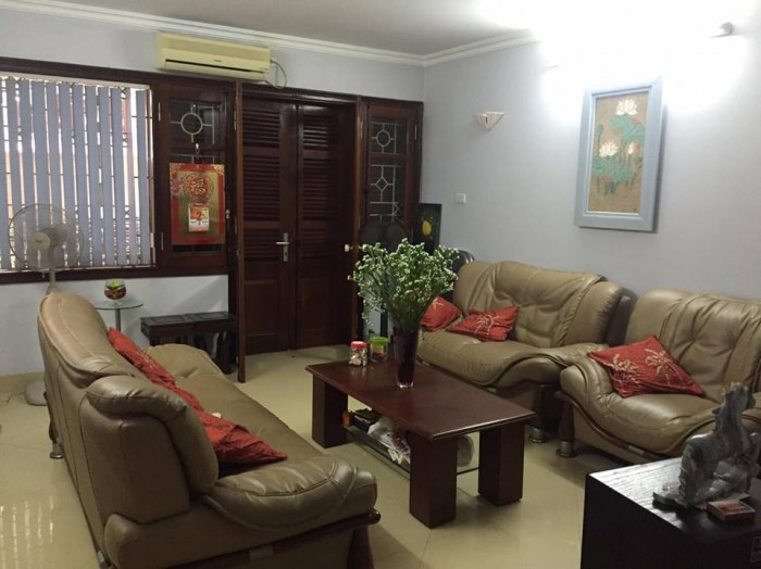 Bán Gấp nhà DT 66m2x5T  ngõ 136 Chùa Láng, Láng Thượng, Đống Đa, giá 4.8 tỷ cách đường oto 20m