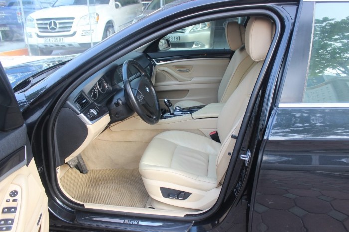 BMW 523i 2010 màu đen