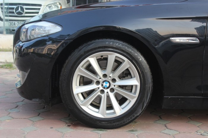 BMW 523i 2010 màu đen