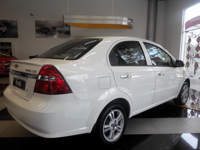 Bán xe Chevrolet Aveo 1.5LT sx 2016 giá chỉ 445tr