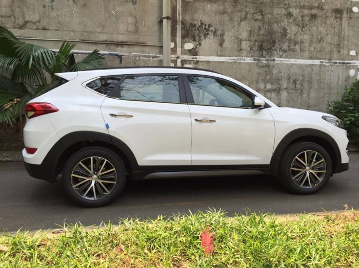 Cần Bán xe Hyundai Tucson 2016 Nhập Khẩu Hàn Quốc Màu Trắng Đà Nẵng