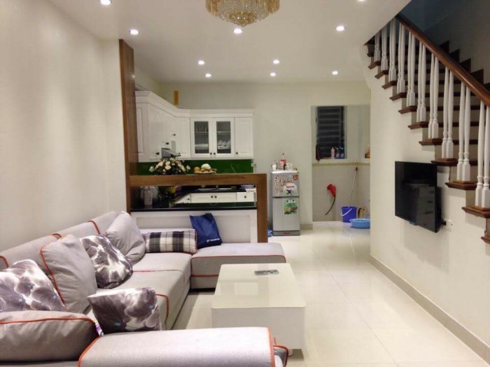 Bán nhà đường láng ô tô đỗ cửa 31mx4t giá 3 tỷ.